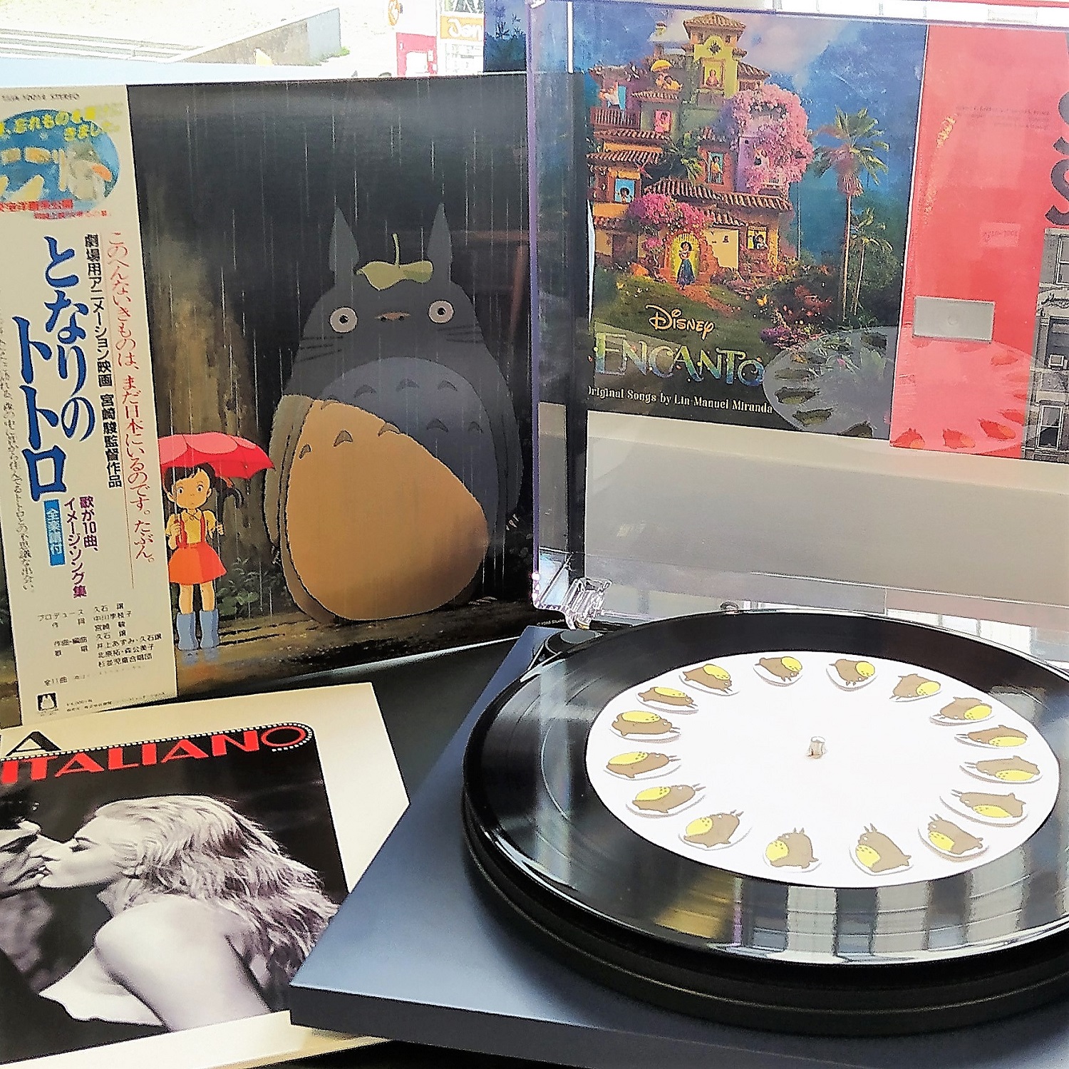 platine vinyle et vinyle Mon voisin Totoro, Encanto, West Side Story et Cinema Italiano