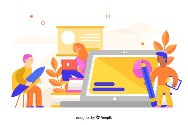 Une jeune fille qui travaille sur son ordinateur portable et deux jeunes hommes qui tiennent un crayon