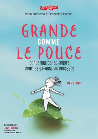 une petite fille sur une grande feuille d'arbre sur un fond bleu